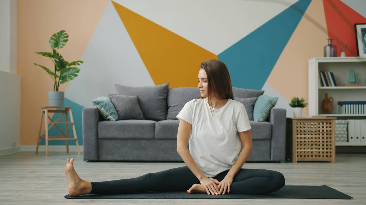 Beginner pilates for dummies weight loss workout mat session focusing on core engagement